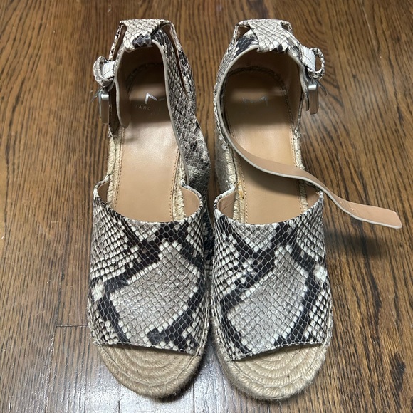 Marc Fisher LTD Snakeprint Wedges - Size 8 - Picture 1 of 5